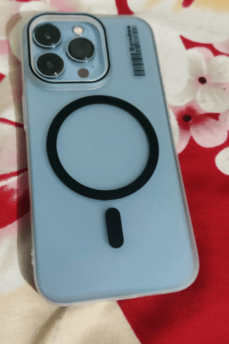 Smoke Finish Semi Transparent MagSafe Case (Black) photo review