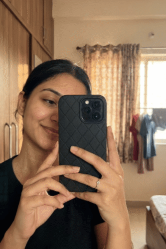 Matte Beige Quilted Diamond Pattern Case photo review