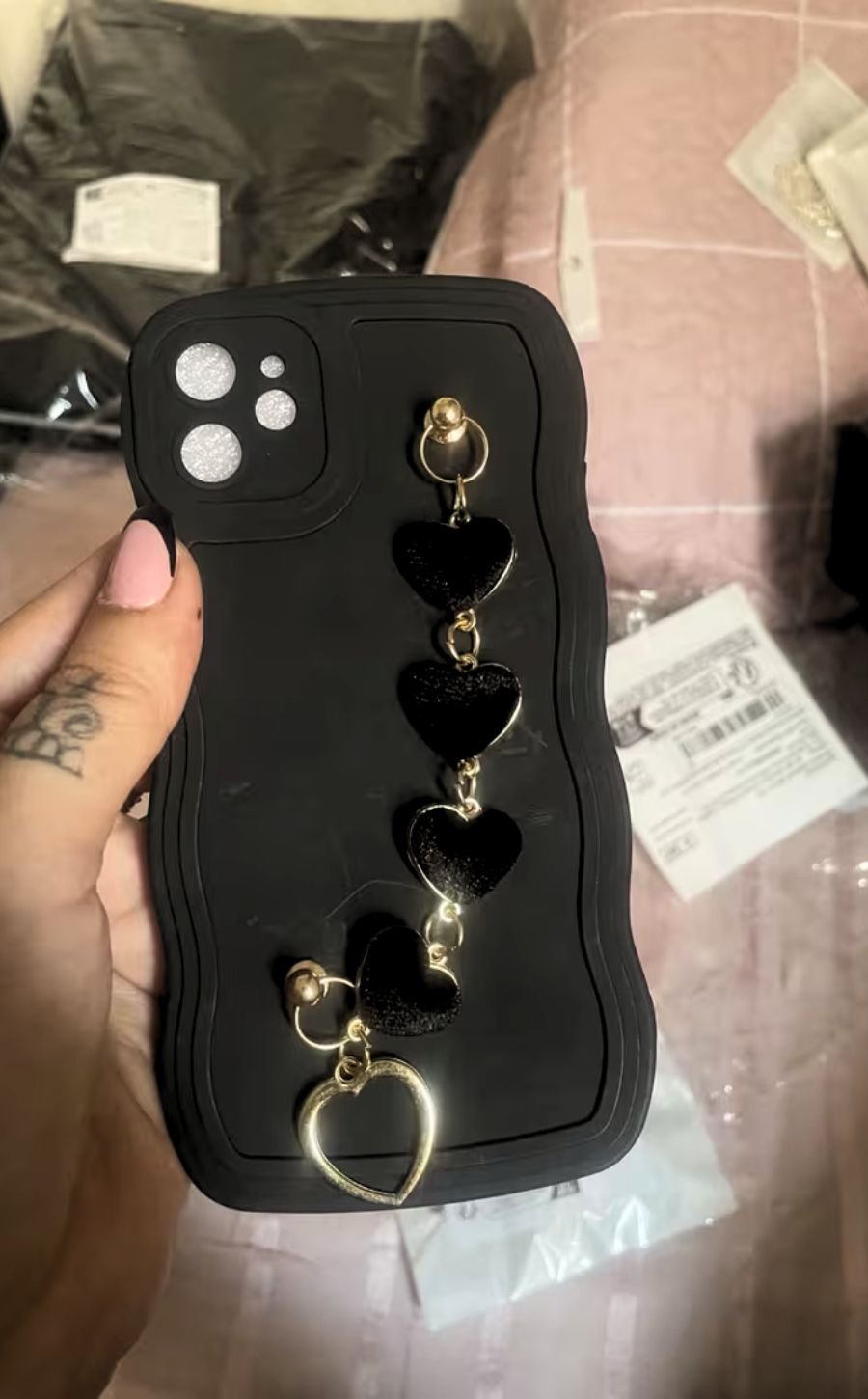 Wavy Silhouette Case with Velvet Heart Bracelet Detail photo review