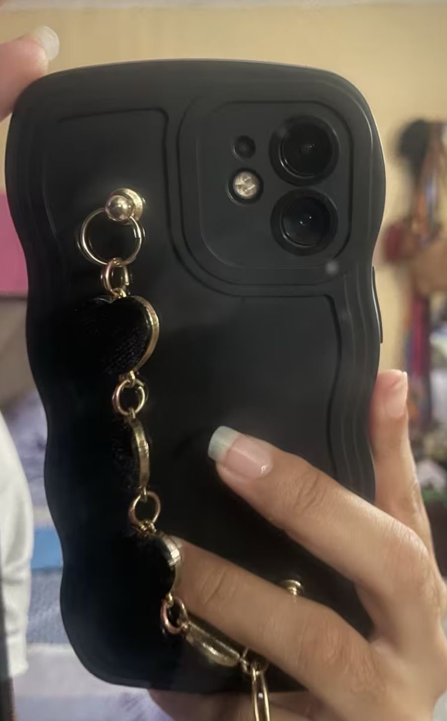 Wavy Silhouette Case with Velvet Heart Bracelet Detail photo review