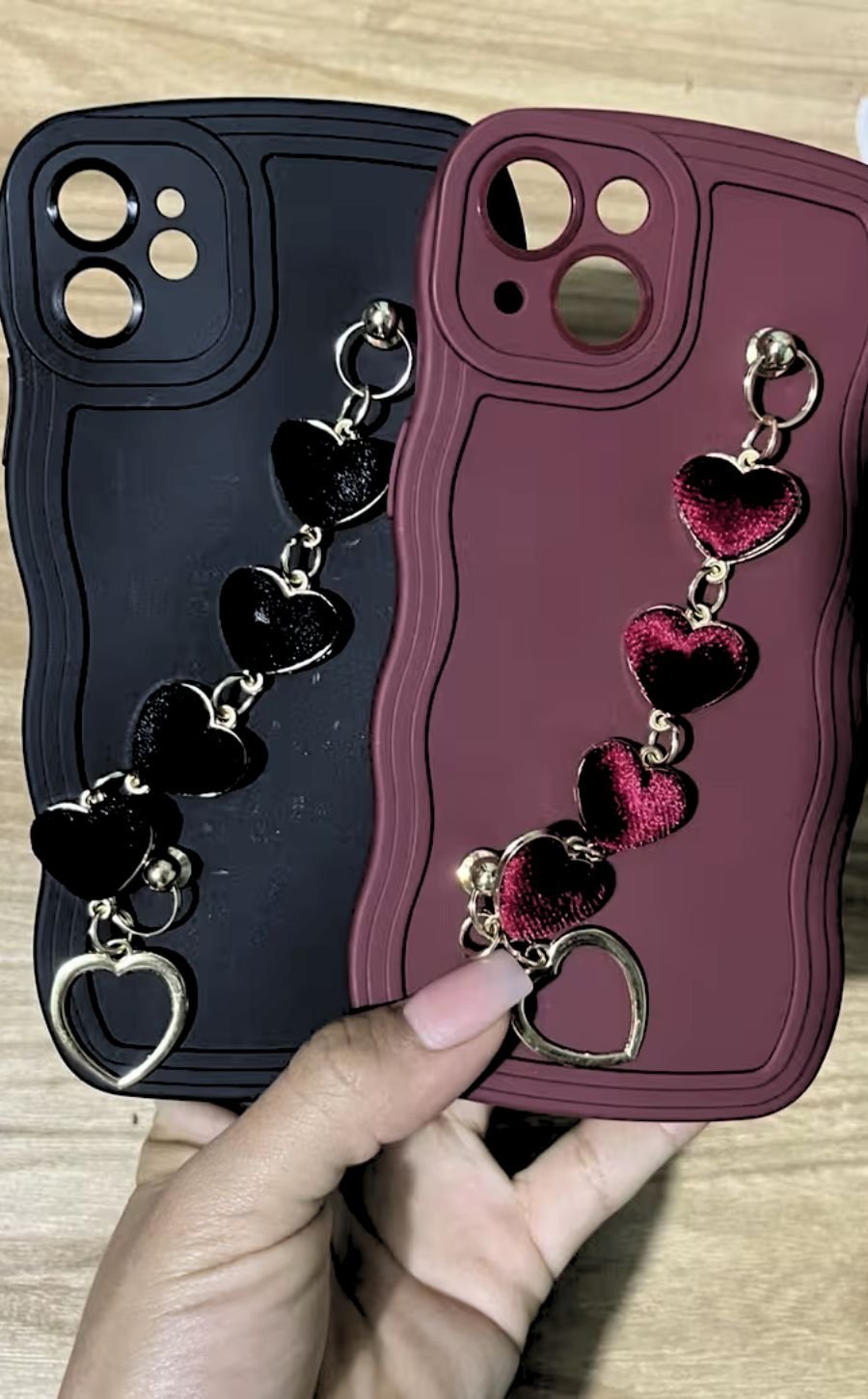 Wavy Silhouette Case with Velvet Heart Bracelet Detail photo review