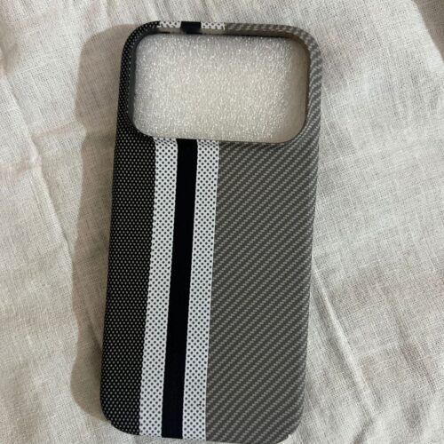 Signature Limited Edition Carbon Fiber Finish Case (Midnight Black) photo review