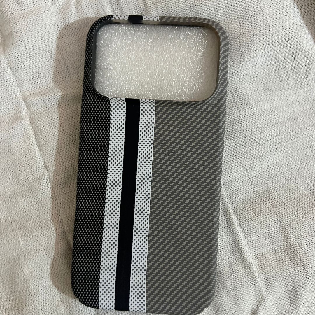 Signature Limited Edition Carbon Fiber Finish Case (Midnight Black) photo review