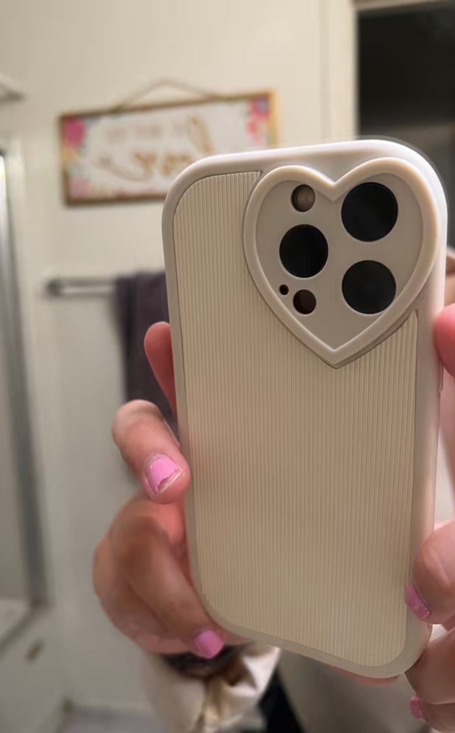 Signature Ribbed Case with Sculpted Heart Frame photo review