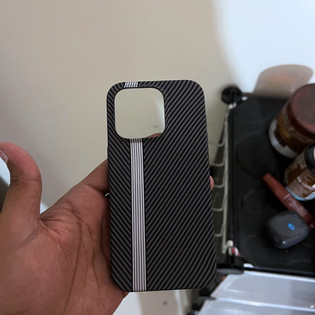 Signature Limited Edition Carbon Fiber Finish Case (Midnight Black) photo review