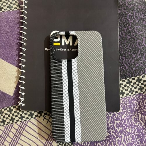 Signature Limited Edition Carbon Fiber Finish Case (Midnight Black) photo review