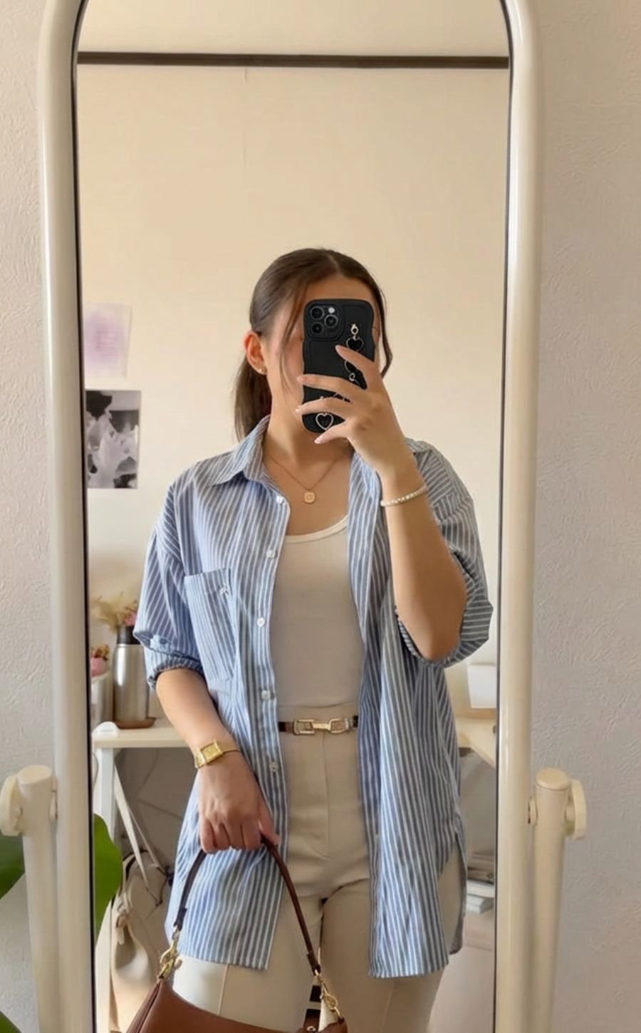 Wavy Silhouette Case with Velvet Heart Bracelet Detail photo review