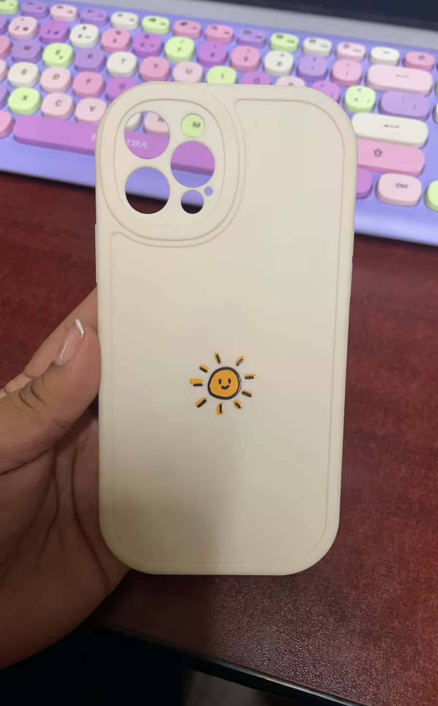 Daylight Contour Case with Sun Emblem Detail (Cloud Cream) photo review