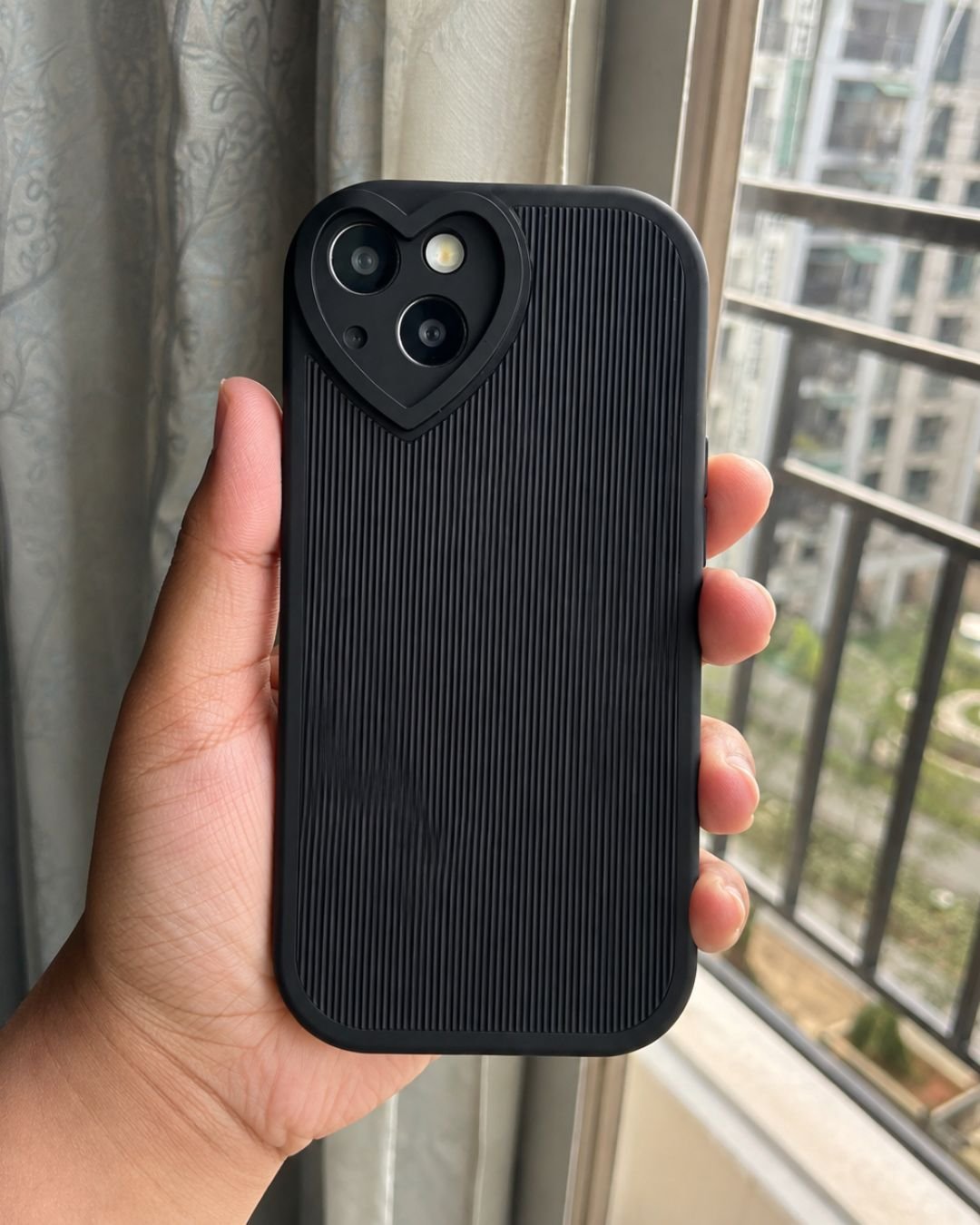 Signature Ribbed Case with Sculpted Heart Frame photo review