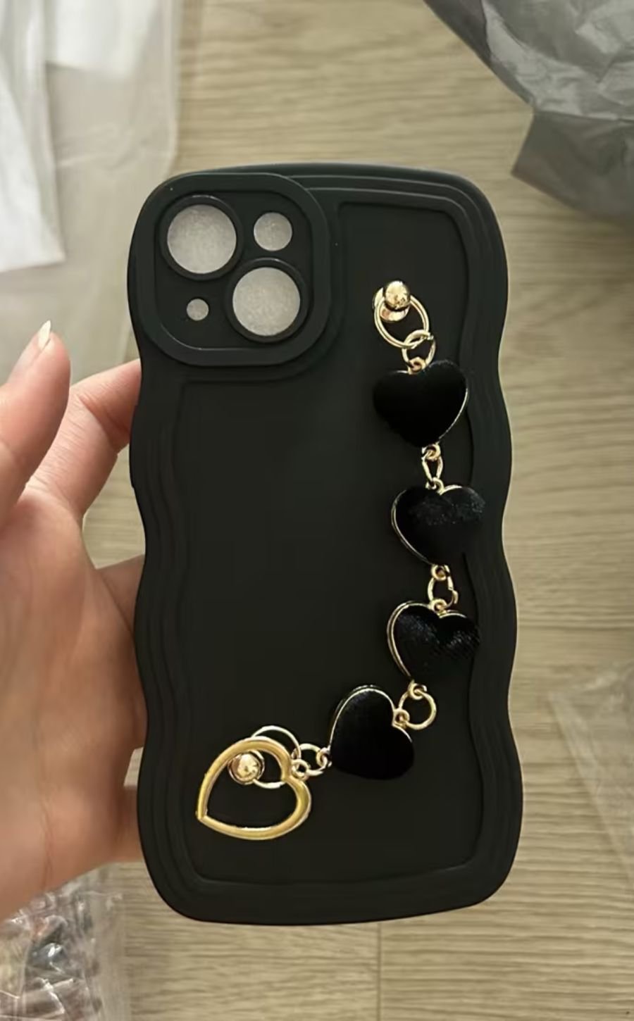 Wavy Silhouette Case with Velvet Heart Bracelet Detail photo review