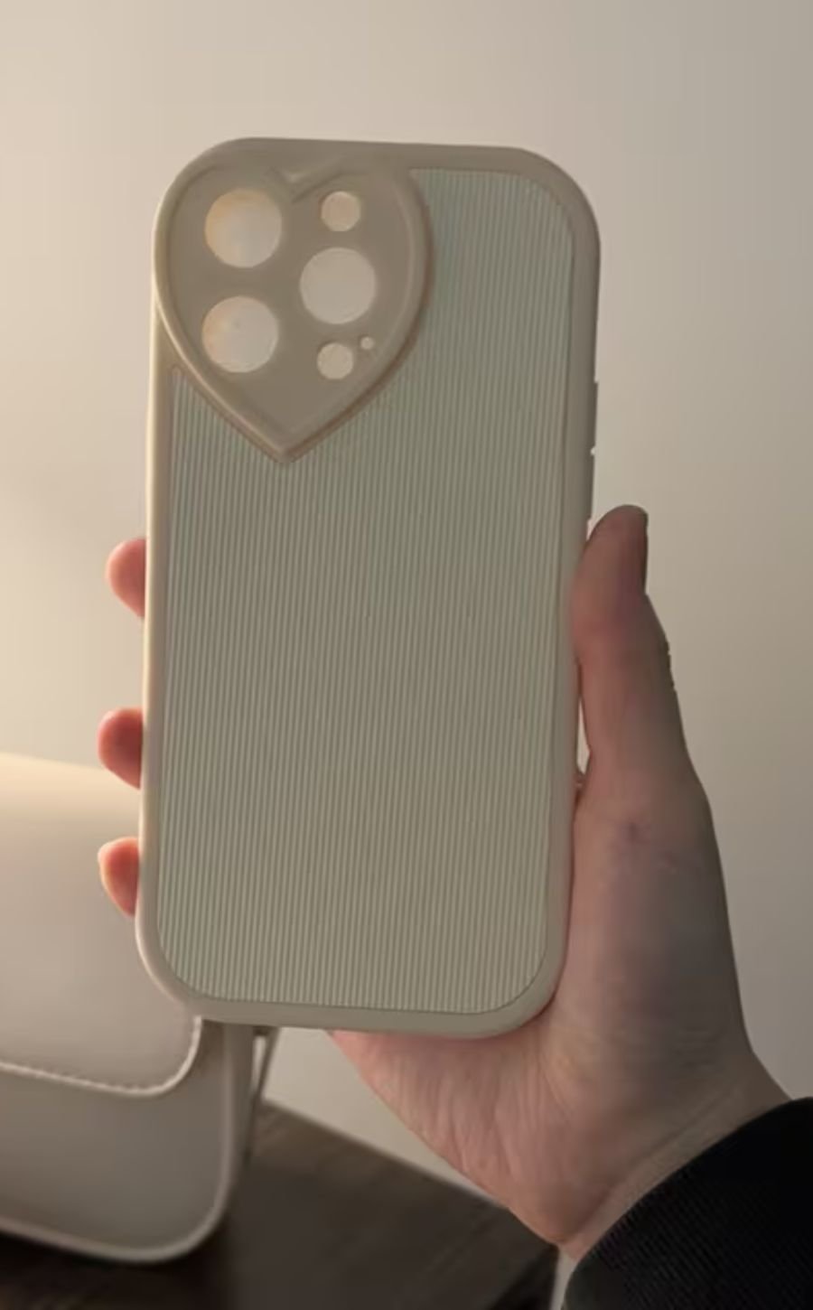 Signature Ribbed Case with Sculpted Heart Frame photo review
