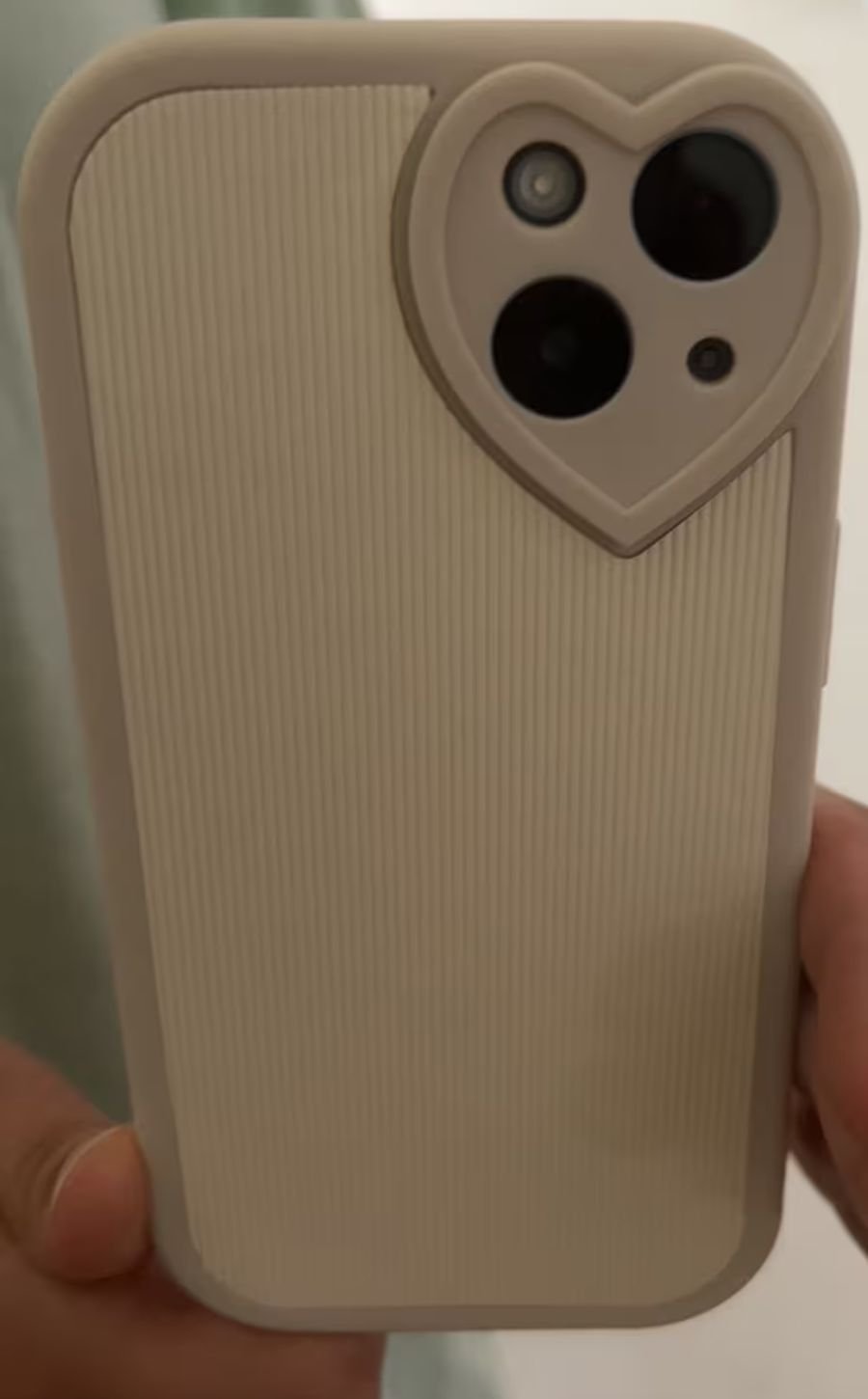 Signature Ribbed Case with Sculpted Heart Frame photo review