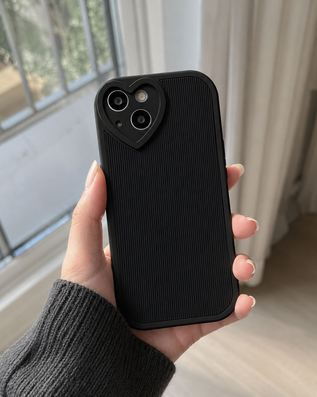 Signature Ribbed Case with Sculpted Heart Frame photo review