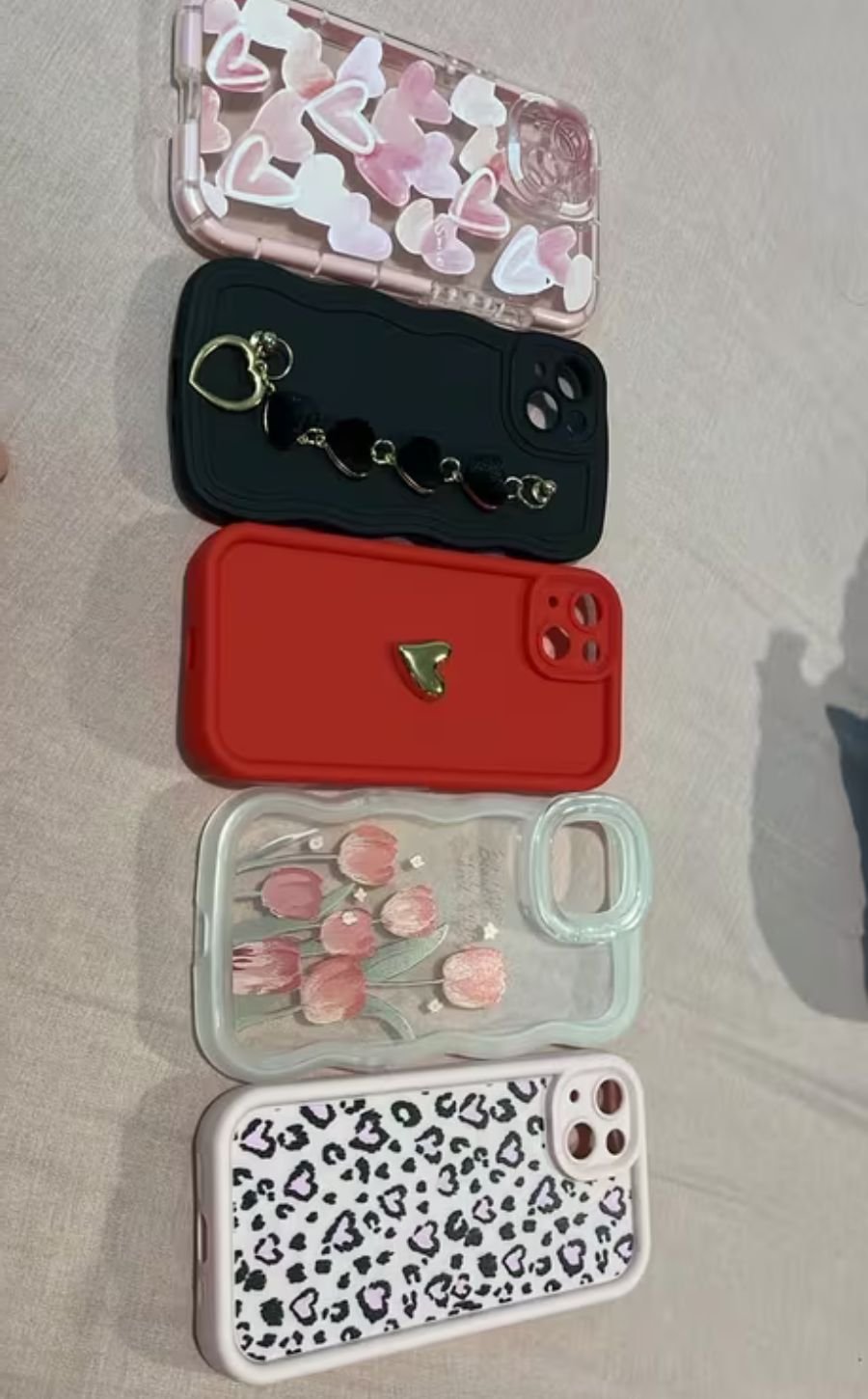 Wavy Silhouette Case with Velvet Heart Bracelet Detail photo review
