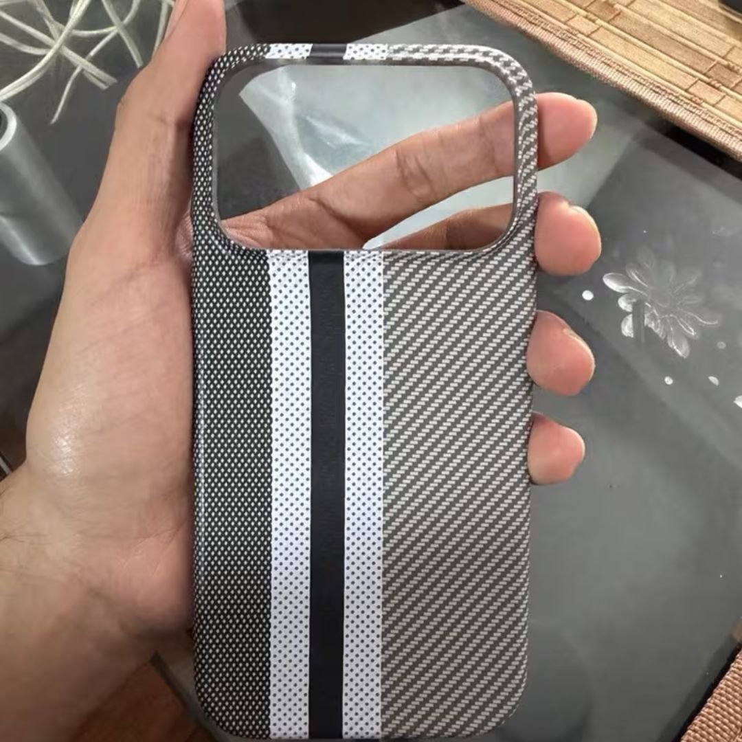 Signature Limited Edition Carbon Fiber Finish Case (Midnight Black) photo review