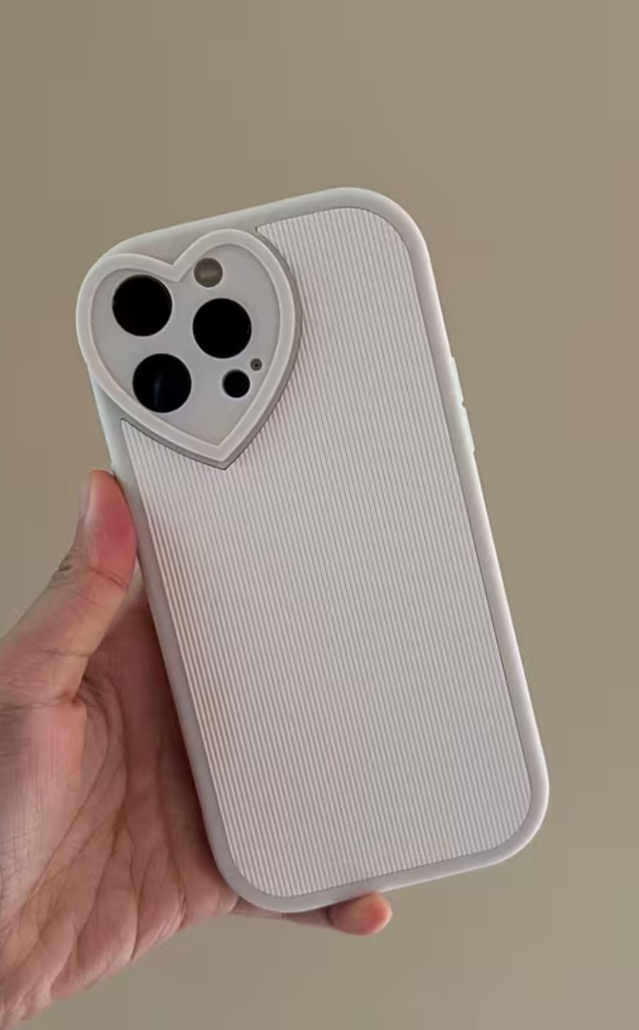 Signature Ribbed Case with Sculpted Heart Frame photo review