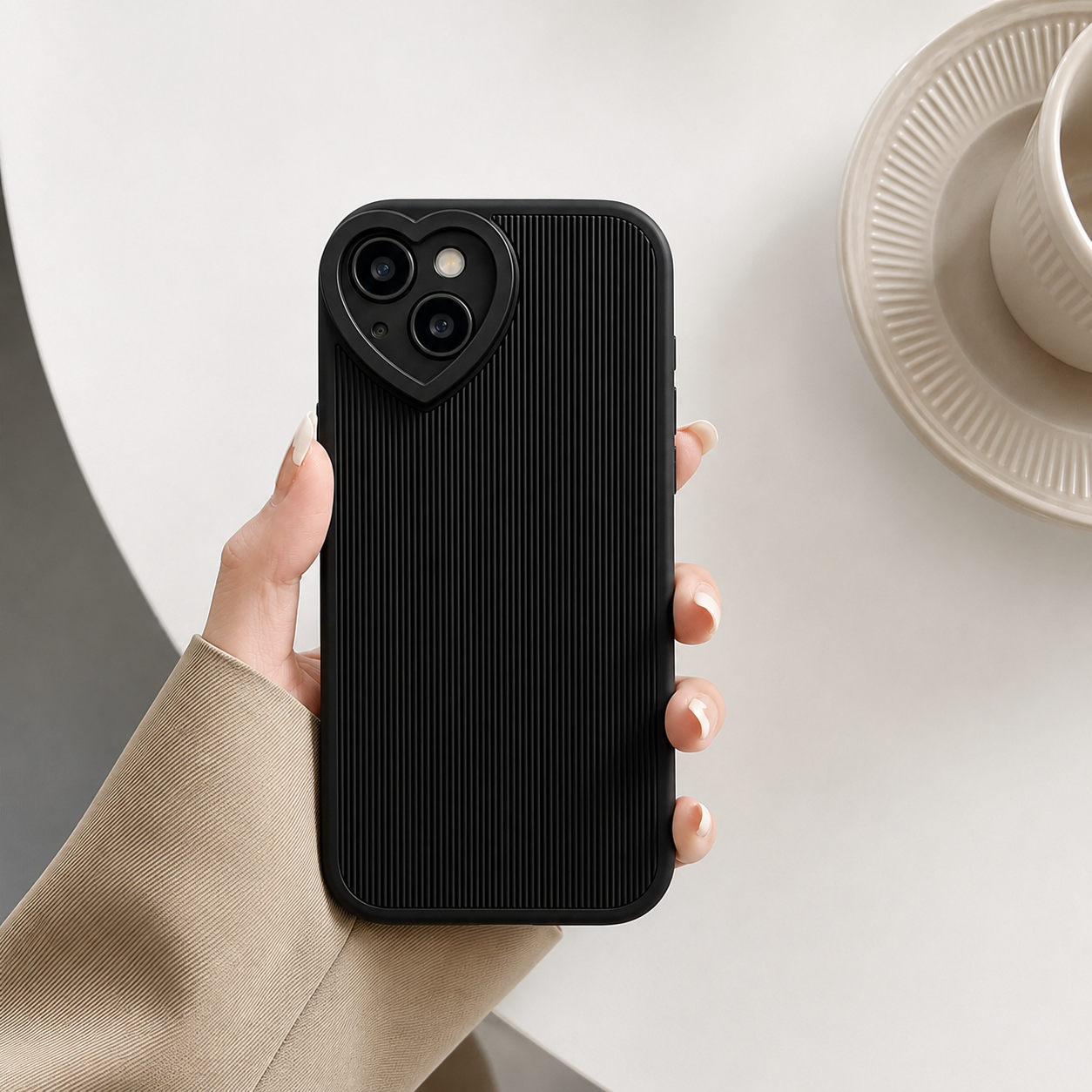 Signature Ribbed Case with Sculpted Heart Frame - Image 3