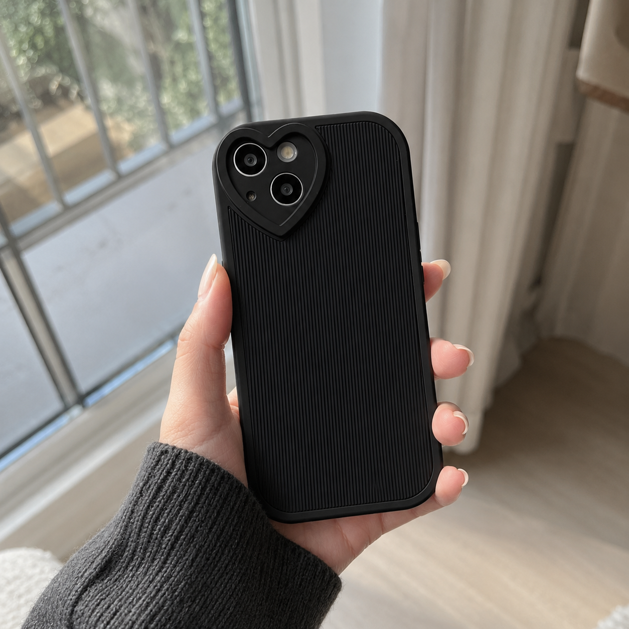 Signature Ribbed Case with Sculpted Heart Frame - Image 7